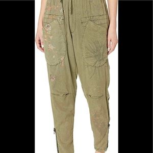 New Desuigal green telescoping pants M